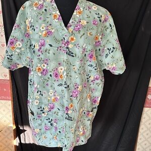 Peaches Uniforms Floral Scrub Top in Light Sage with Spring Flowers